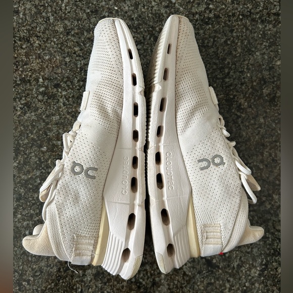 Woman’s On Running On Cloud Cloudnova 2 Sneakers White. Size 7.5 - Picture 3 of 14